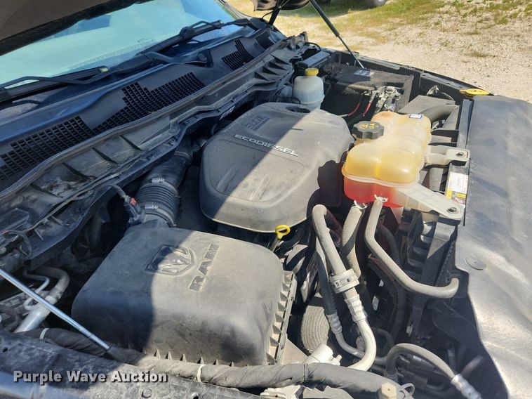 image for item LX9682 2016 Dodge Ram 1500  Crew Cab pickup truck