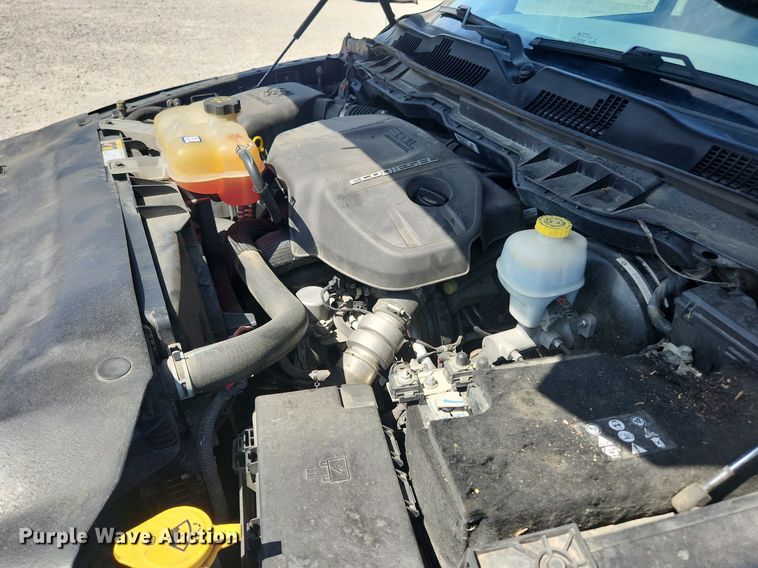 image for item LX9682 2016 Dodge Ram 1500  Crew Cab pickup truck