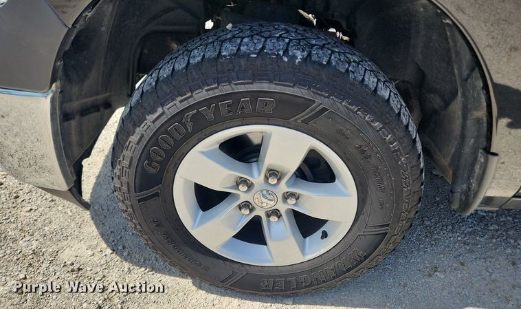 image for item LX9682 2016 Dodge Ram 1500  Crew Cab pickup truck