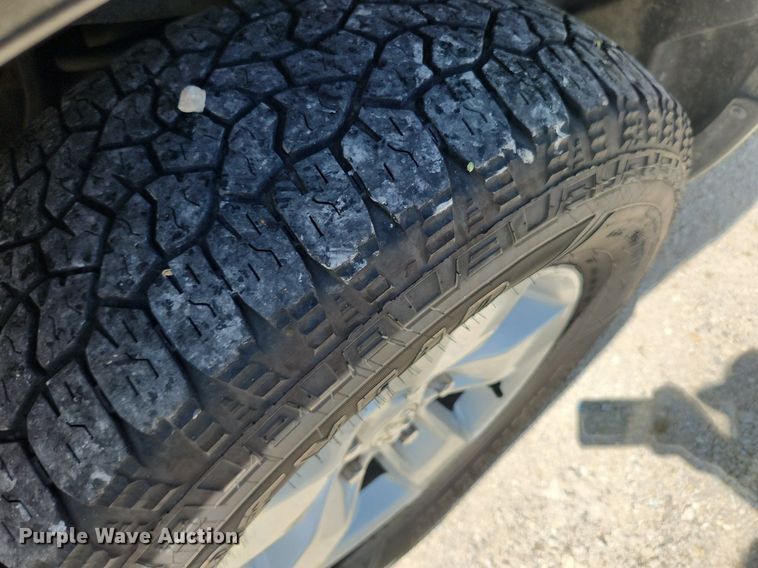 image for item LX9682 2016 Dodge Ram 1500  Crew Cab pickup truck