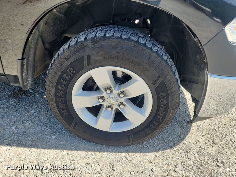 image for item LX9682 2016 Dodge Ram 1500  Crew Cab pickup truck