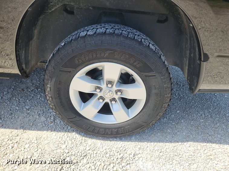 image for item LX9682 2016 Dodge Ram 1500  Crew Cab pickup truck