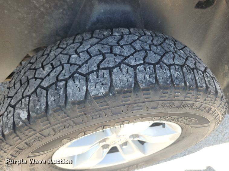 image for item LX9682 2016 Dodge Ram 1500  Crew Cab pickup truck