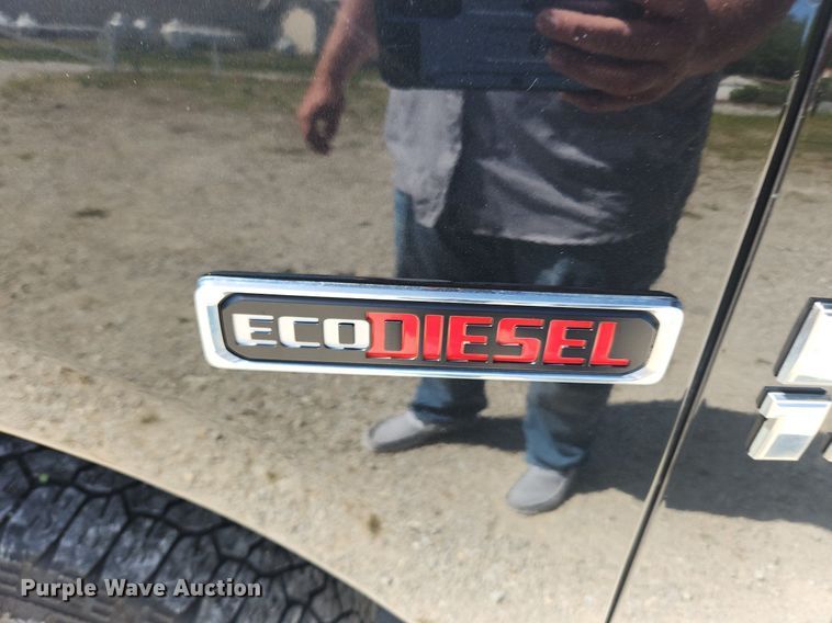 image for item LX9682 2016 Dodge Ram 1500  Crew Cab pickup truck