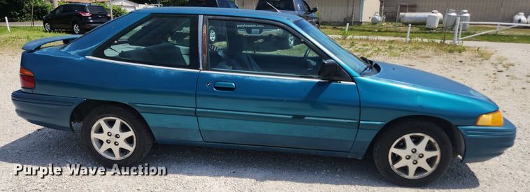 image for item LX9685 1996 Ford Escort LX