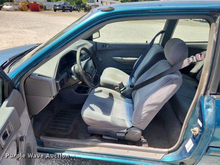 image for item LX9685 1996 Ford Escort LX