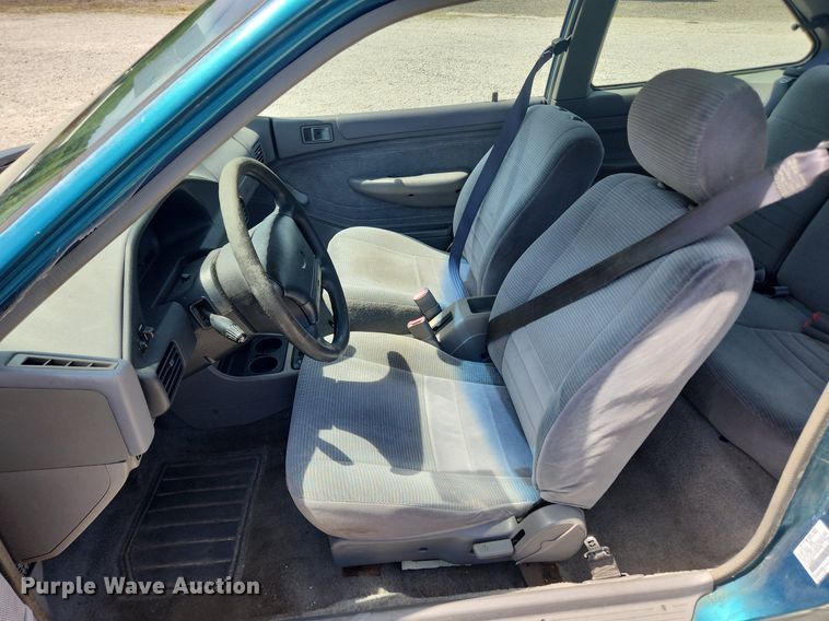 image for item LX9685 1996 Ford Escort LX