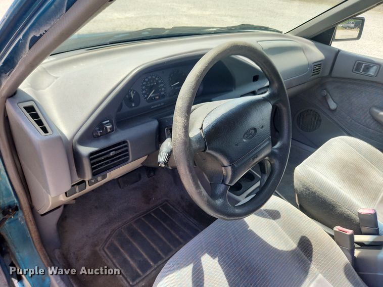 image for item LX9685 1996 Ford Escort LX