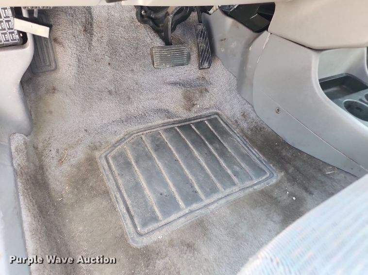 image for item LX9685 1996 Ford Escort LX