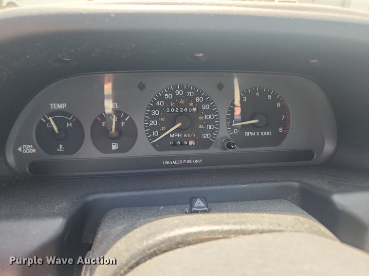 image for item LX9685 1996 Ford Escort LX