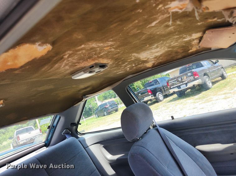 image for item LX9685 1996 Ford Escort LX