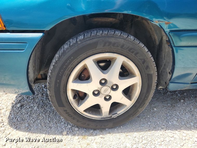 image for item LX9685 1996 Ford Escort LX