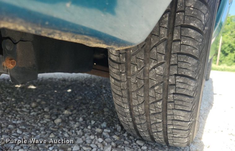 image for item LX9685 1996 Ford Escort LX