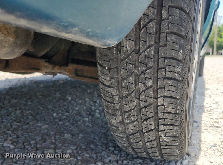 image for item LX9685 1996 Ford Escort LX