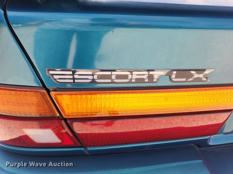 image for item LX9685 1996 Ford Escort LX