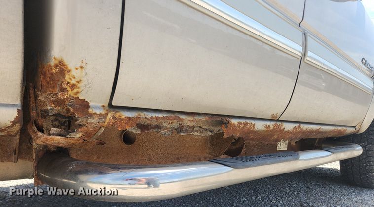 image for item LX9686 2005 Chevrolet Silverado 2500HD  Ext. Cab pickup truck