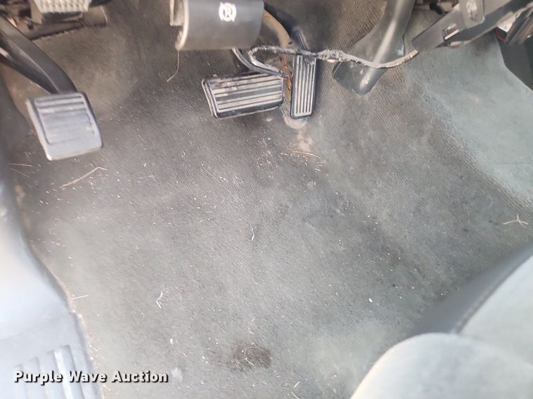 image for item LX9686 2005 Chevrolet Silverado 2500HD  Ext. Cab pickup truck