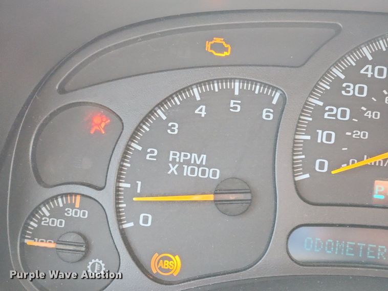 image for item LX9686 2005 Chevrolet Silverado 2500HD  Ext. Cab pickup truck