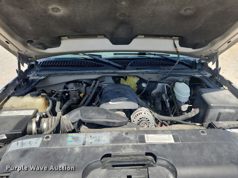 image for item LX9686 2005 Chevrolet Silverado 2500HD  Ext. Cab pickup truck