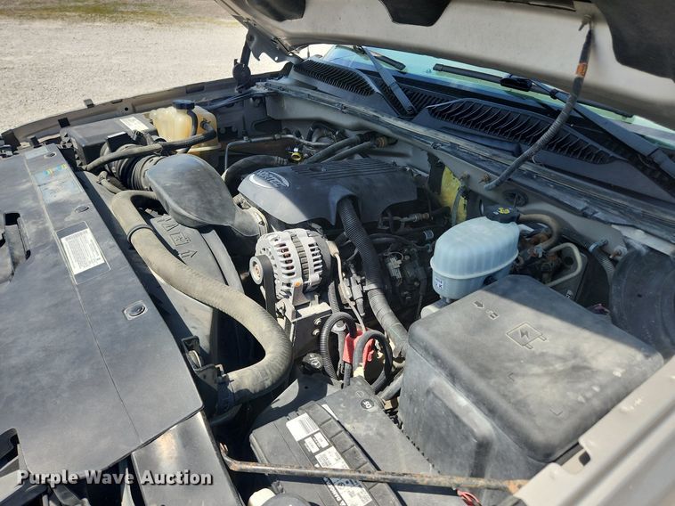 image for item LX9686 2005 Chevrolet Silverado 2500HD  Ext. Cab pickup truck