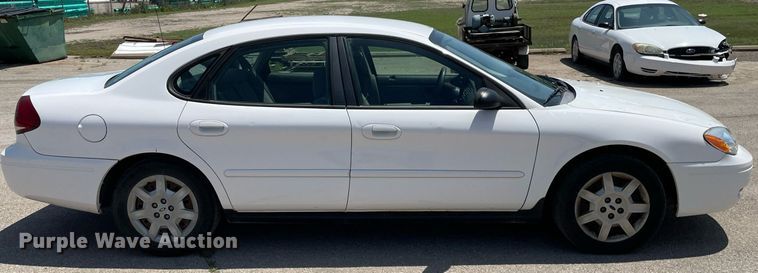 image for item LY9605 2007 Ford Taurus