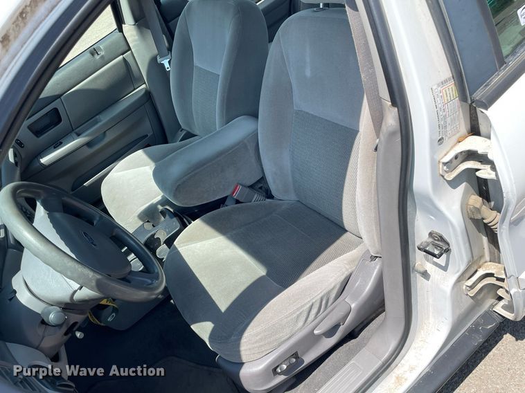 image for item LY9605 2007 Ford Taurus