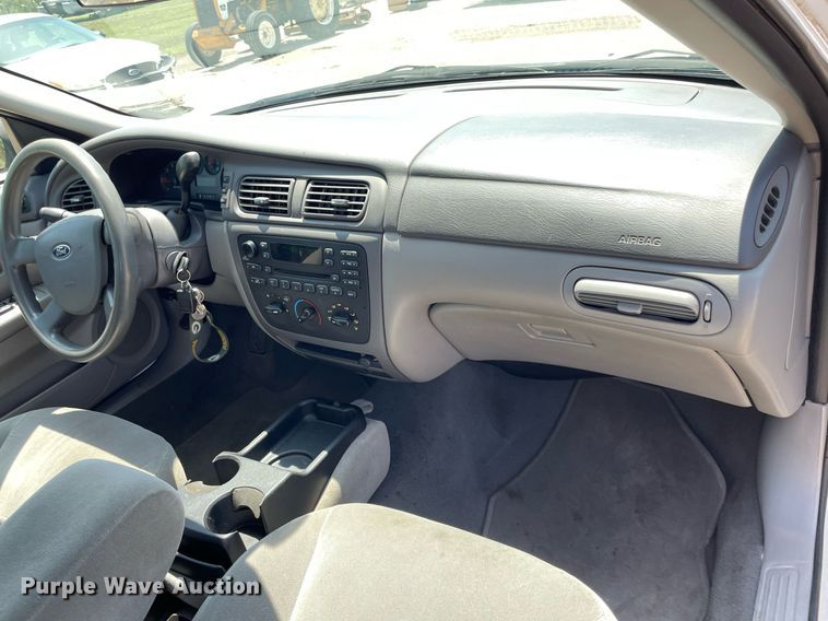 image for item LY9605 2007 Ford Taurus