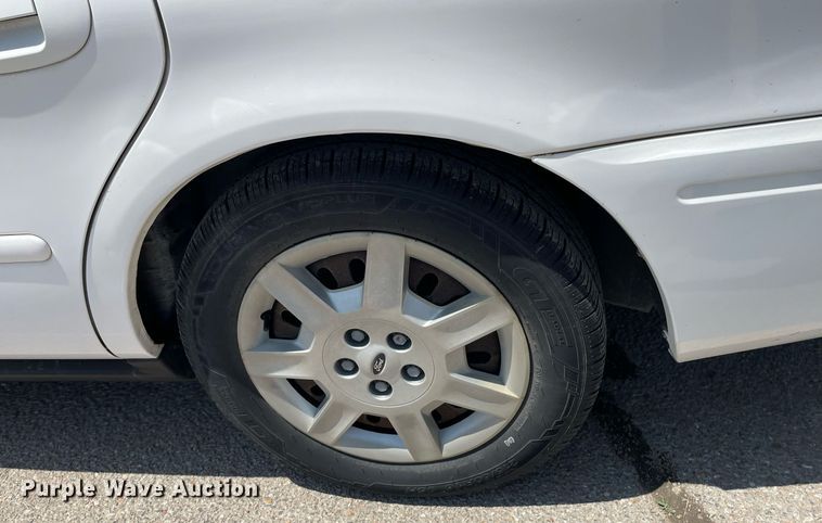 image for item LY9605 2007 Ford Taurus