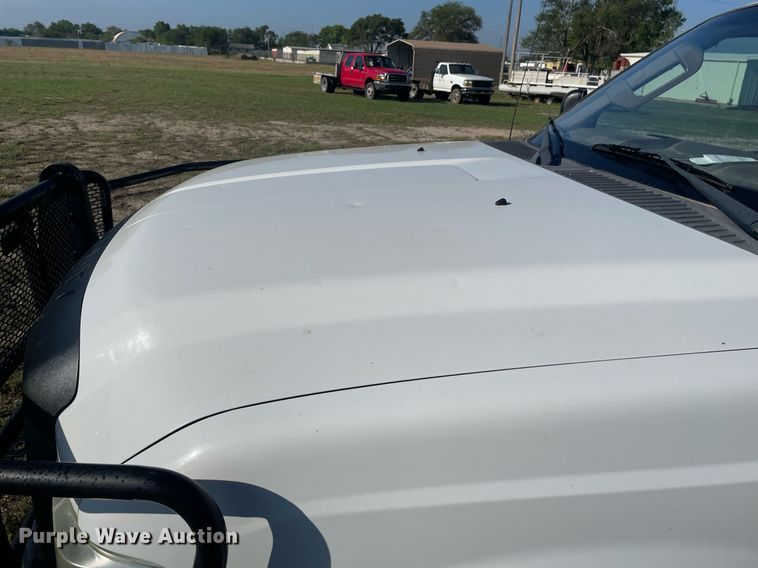 image for item LY9606 2009 Ford F350 Super Duty  Crew Cab flatbed pickup truck