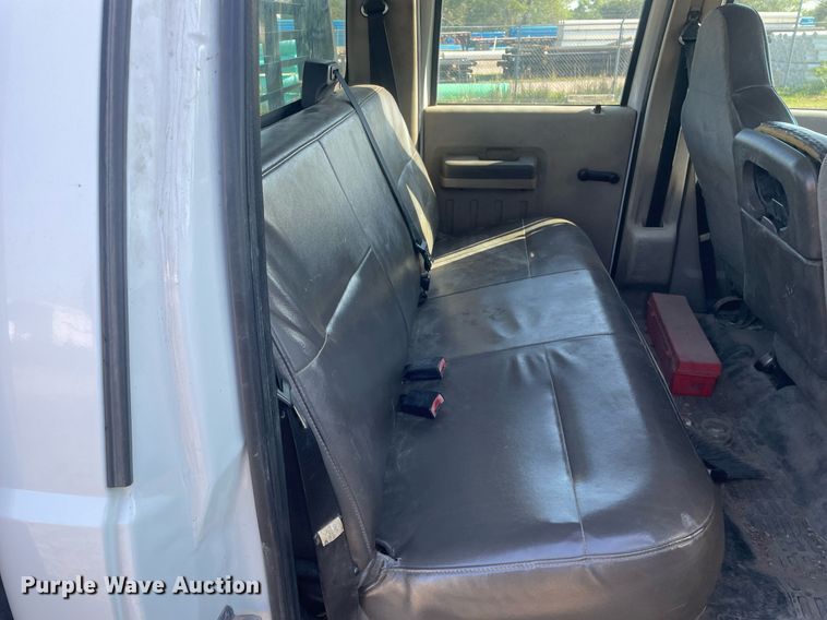 image for item LY9606 2009 Ford F350 Super Duty  Crew Cab flatbed pickup truck