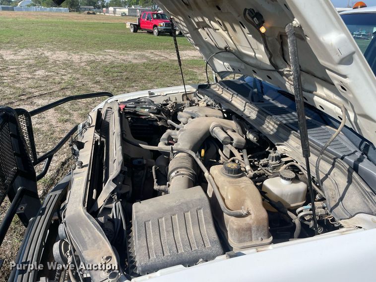 image for item LY9606 2009 Ford F350 Super Duty  Crew Cab flatbed pickup truck