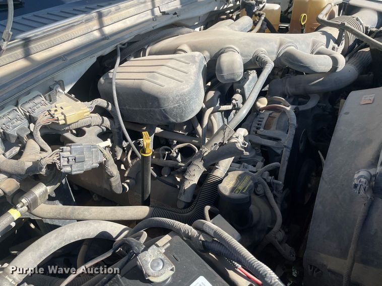 image for item LY9606 2009 Ford F350 Super Duty  Crew Cab flatbed pickup truck