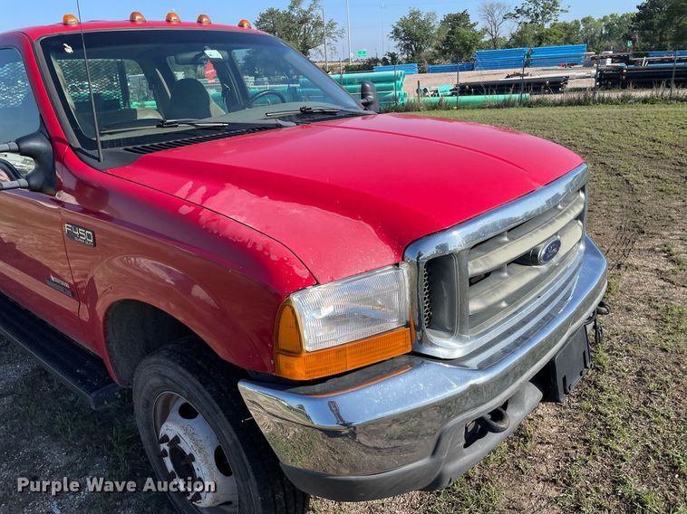 image for item LY9607 2000 Ford F450 Super Duty  Crew Cab flatbed pickup truck