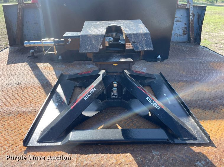 image for item LY9607 2000 Ford F450 Super Duty  Crew Cab flatbed pickup truck