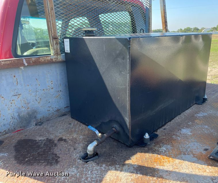 image for item LY9607 2000 Ford F450 Super Duty  Crew Cab flatbed pickup truck