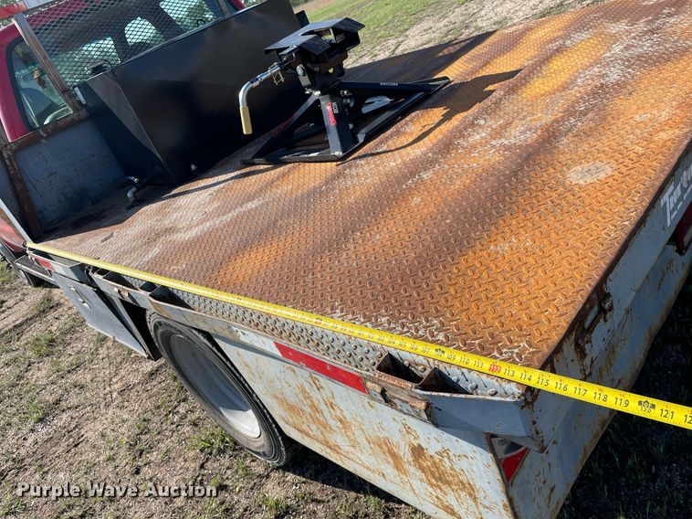 image for item LY9607 2000 Ford F450 Super Duty  Crew Cab flatbed pickup truck