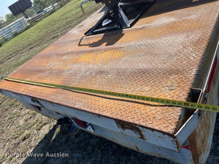 image for item LY9607 2000 Ford F450 Super Duty  Crew Cab flatbed pickup truck