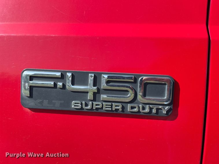 image for item LY9607 2000 Ford F450 Super Duty  Crew Cab flatbed pickup truck