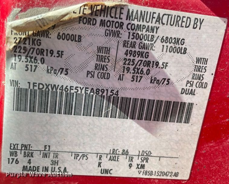 image for item LY9607 2000 Ford F450 Super Duty  Crew Cab flatbed pickup truck