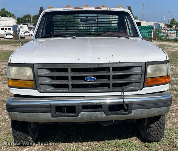 image for item LY9608 1995 Ford F350 XL  flatbed pickup truck
