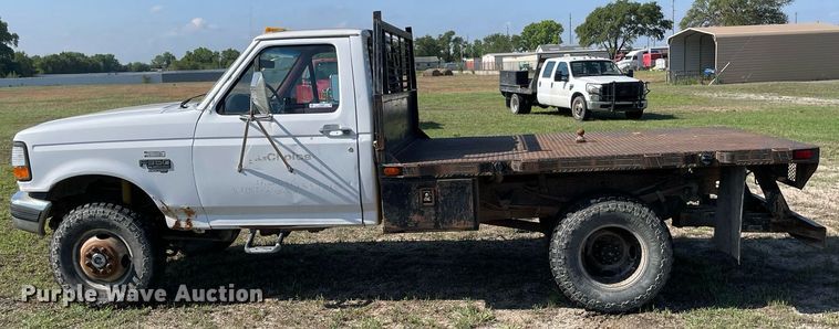 image for item LY9608 1995 Ford F350 XL  flatbed pickup truck