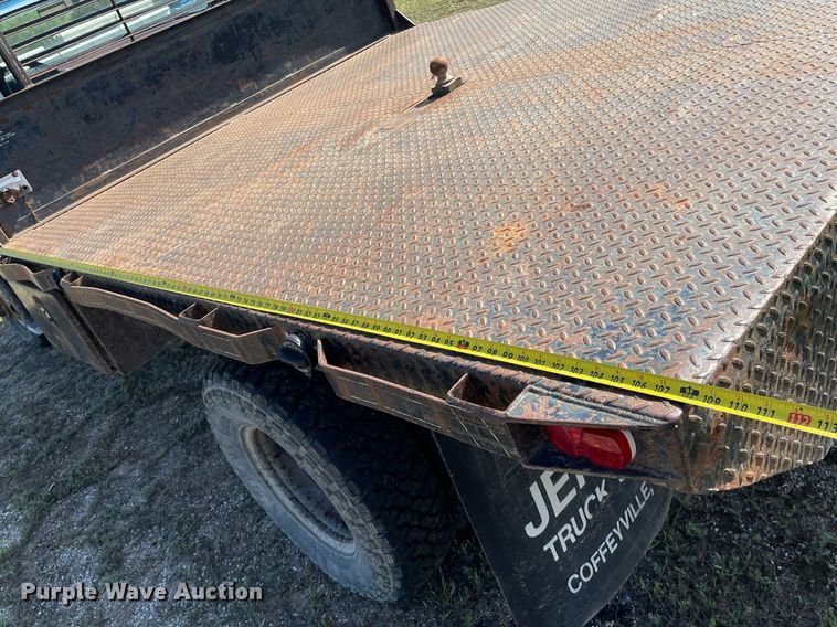 image for item LY9608 1995 Ford F350 XL  flatbed pickup truck