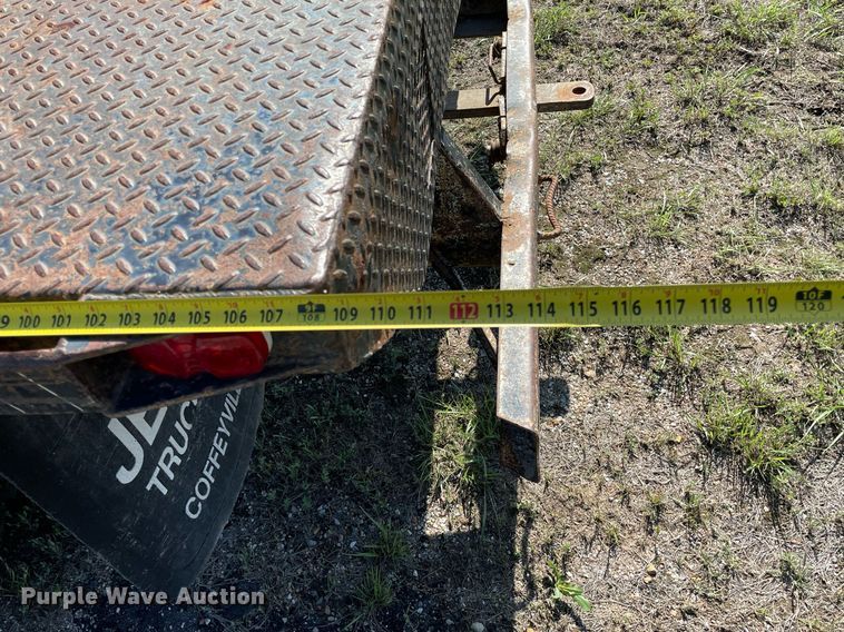 image for item LY9608 1995 Ford F350 XL  flatbed pickup truck