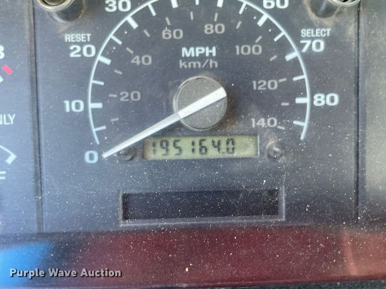 image for item LY9608 1995 Ford F350 XL  flatbed pickup truck