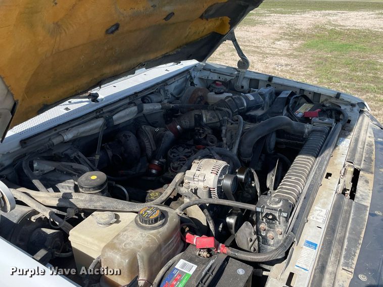 image for item LY9608 1995 Ford F350 XL  flatbed pickup truck