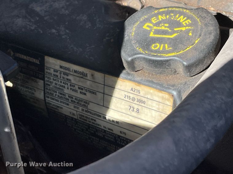 image for item LY9608 1995 Ford F350 XL  flatbed pickup truck