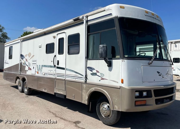 image for item LY9610 1998 Winnebago Adventurer  RV