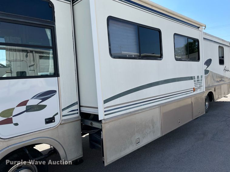 1998 Winnebago Adventurer RV in Wichita, KS Item LY9610 sold Purple