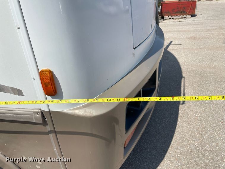 image for item LY9610 1998 Winnebago Adventurer  RV