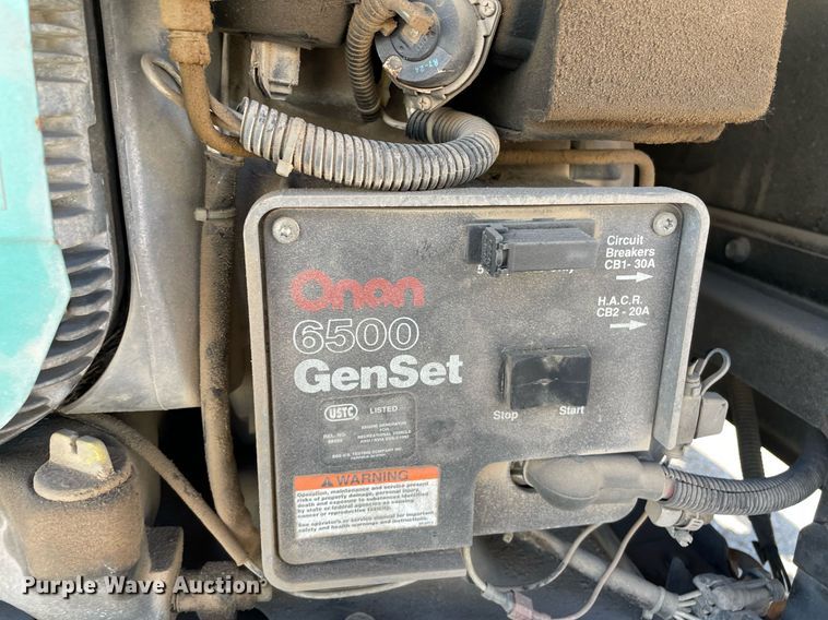 image for item LY9610 1998 Winnebago Adventurer  RV